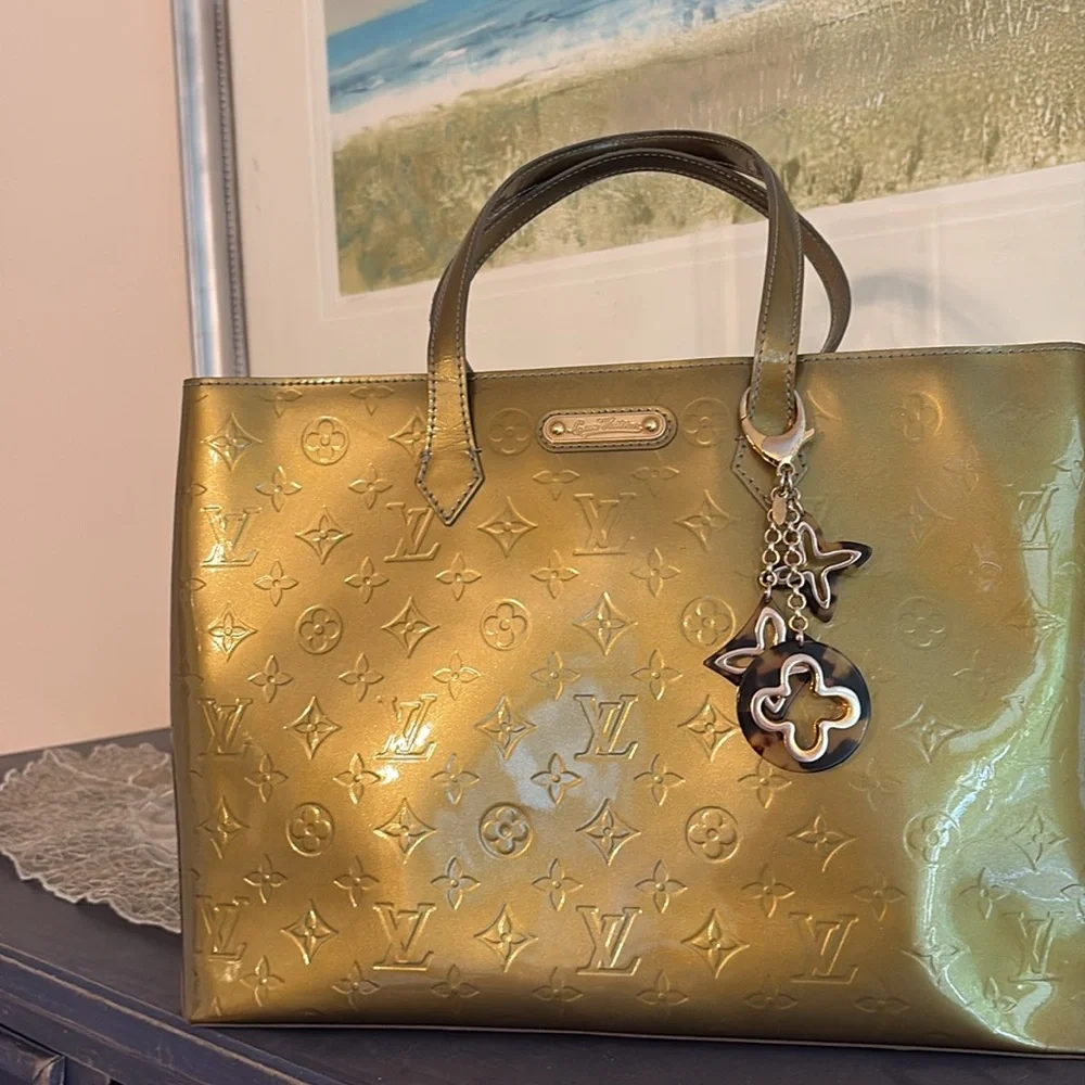 LOUIS VUITTON Authentic Wilshire MM Vert Green Gold Vernis Leather Bag France
